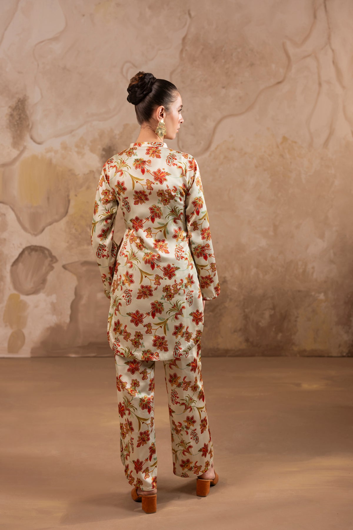Daisy – Ivory Floral Printed Silk 2-Piece Suit